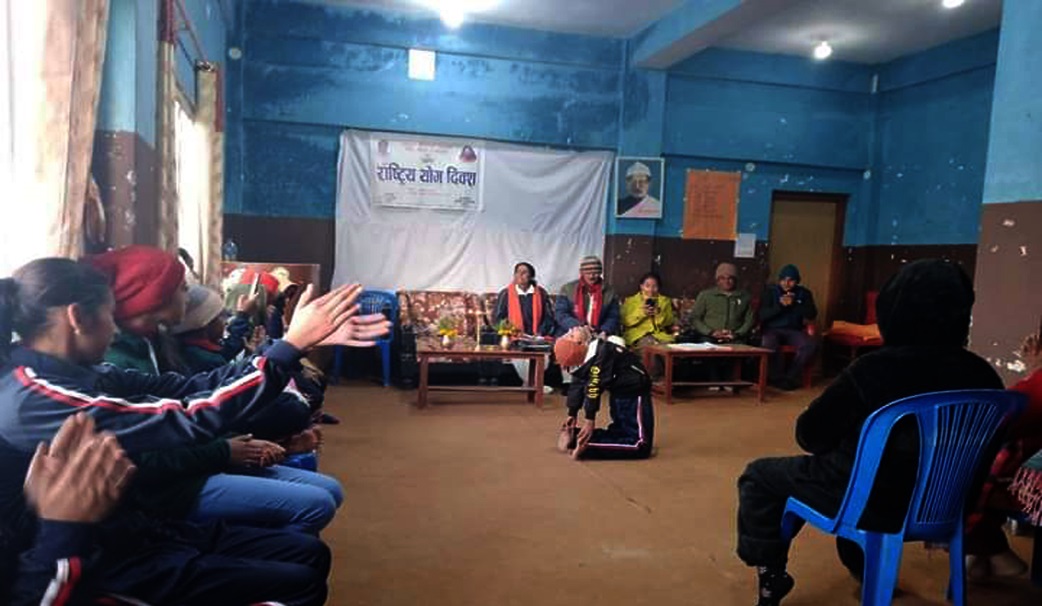 बैतडीमा मनाइयो आठौँ राष्ट्रिय  योग दिवस 